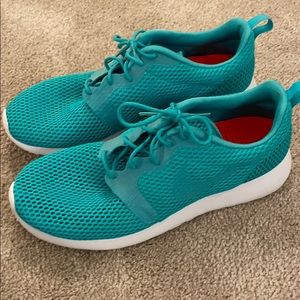Teal Nike Roshes